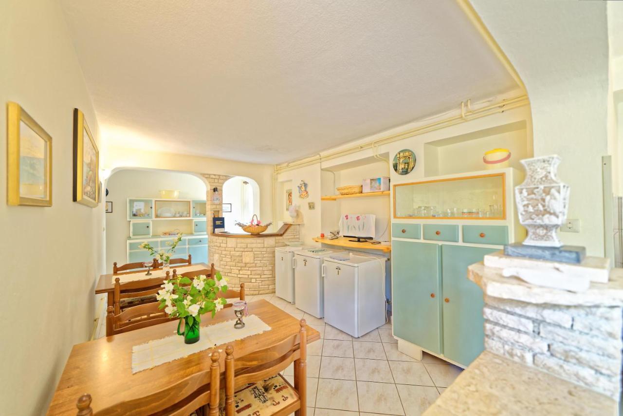 Guest House Jolanda Medulin Extérieur photo