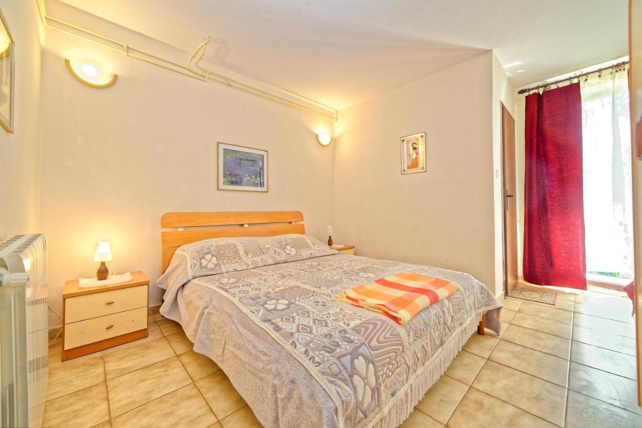 Guest House Jolanda Medulin Extérieur photo